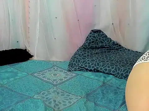 Snapshot of aliissa_more chatting on February 4, 6:58 pm aliissa more online show from February 4, 6:58 pm