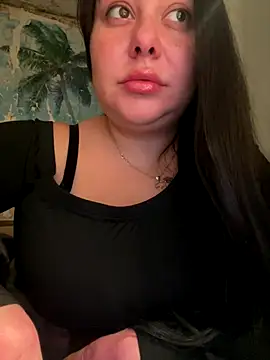 DaisyStreet online show from December 15, 4:00 pm