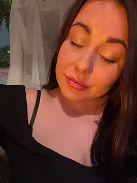 DaisyStreet online show from April 18, 7:07 pm