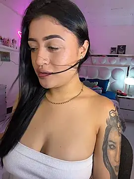 lucianaroy online show from July 5, 10:28 pm
