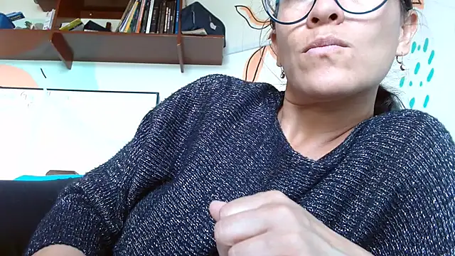 lupita84 online show from December 21, 6:04 pm