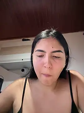 MarianaBenz online show from February 12, 11:55 pm