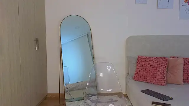 KristennBlue online show from February 21, 4:52 pm