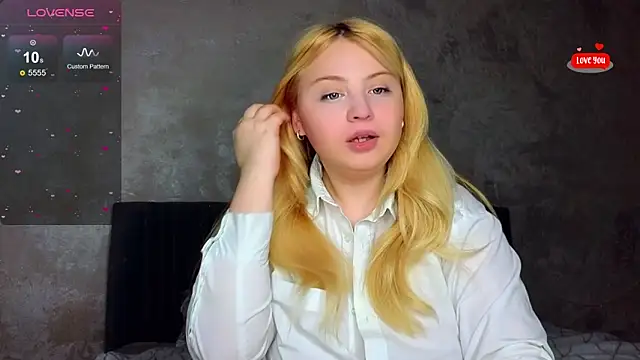 shy blondiee online show from March 11, 11:04 pm