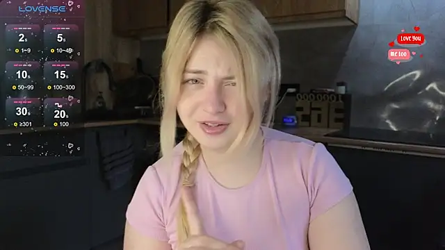 shy blondiee online show from May 3, 1:28 pm