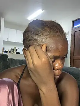 petiteebony 81 online show from February 11, 7:19 pm