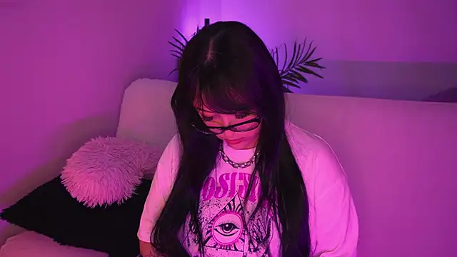 Gloomydoll online show from April 2, 8:28 pm