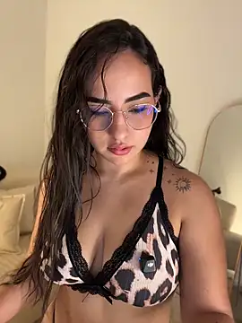 Snapshot of anniesweet02 chatting on May 28, 1:19 pm anniesweet02 online show from May 28, 1:19 pm