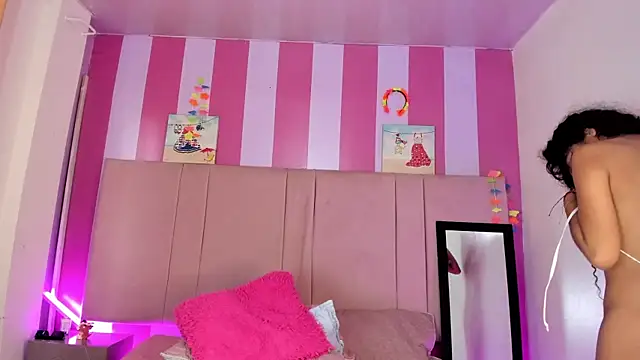 Snapshot of Winnifer_Gonzal chatting on December 5, 5:17 pm Winnifer Gonzal online show from December 5, 5:17 pm