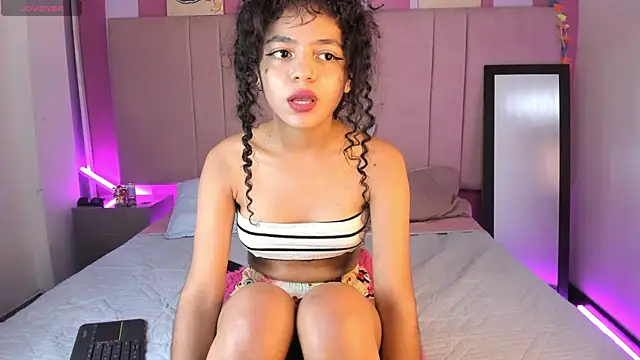 Snapshot of Winnifer_Gonzal chatting on December 14, 8:56 am Winnifer Gonzal online show from December 14, 8:56 am