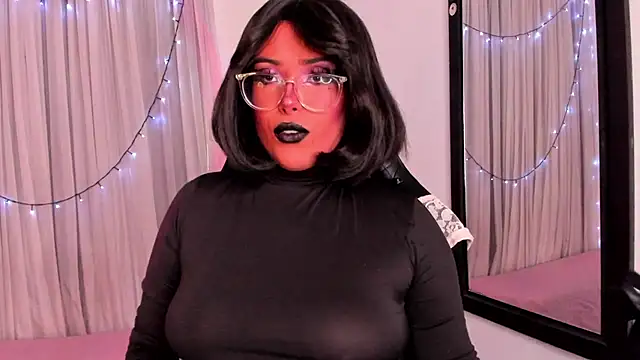 willow poisson online show from April 11, 5:39 pm