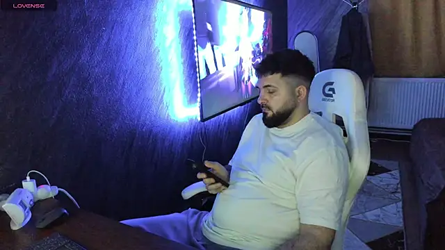 Eduu2322 online show from April 7, 11:48 pm