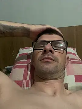 Juliano2289 online show from April 15, 9:37 pm