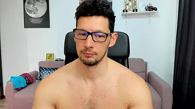 BrutusK08 online show from March 27, 8:09 am