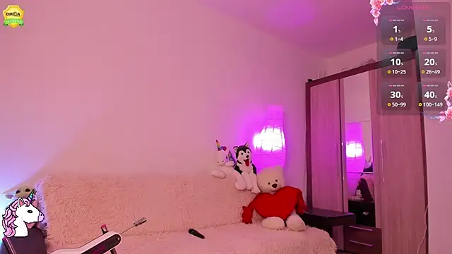 Snapshot of EvaUniporn chatting on March 10, 6:16 am EvaUniporn online show from March 10, 6:16 am