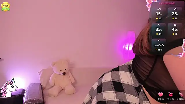 Snapshot of EvaUniporn chatting on November 29, 3:15 pm EvaUniporn online show from November 29, 3:15 pm