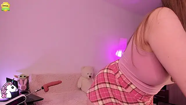 EvaUniporn online show from April 28, 5:18 pm
