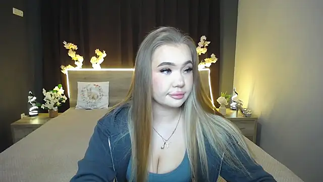 StacyYellig online show from April 21, 8:34 pm