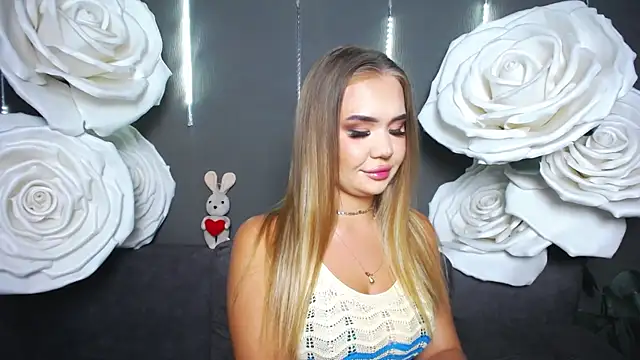 StacyYellig online show from July 16, 8:59 pm