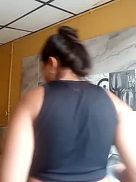 Snapshot of stefanie010 chatting on February 17, 6:58 pm stefanie010 online show from February 17, 6:58 pm