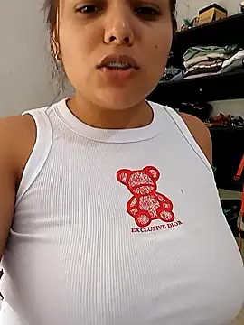 Snapshot of stefanie010 chatting on February 22, 5:11 pm stefanie010 online show from February 22, 5:11 pm