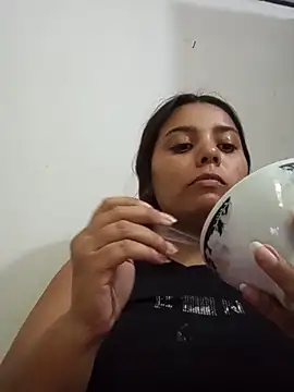 stefanie010 online show from May 24, 8:14 pm