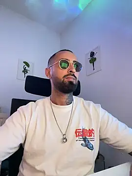 Baddfuckerr online show from July 25, 11:13 pm