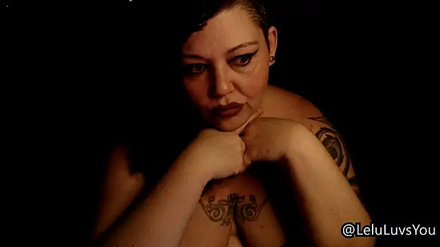 LeluLuvsYou online show from April 15, 6:42 am