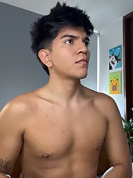 Snapshot of santiago_01 chatting on June 27, 9:42 pm santiago 01 online show from June 27, 9:42 pm