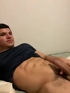 pedrovkr3 online show from May 18, 11:21 pm