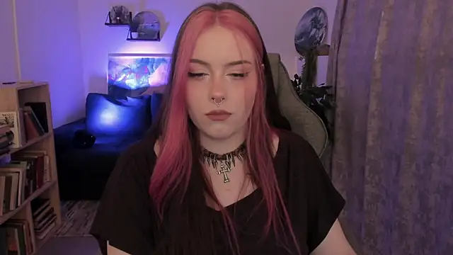 CoralineKeyns online show from July 9, 5:33 am