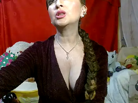 hottieperla online show from May 20, 6:25 pm