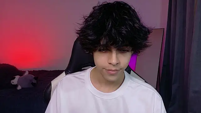 Alan26  online show from April 18, 1:31 am