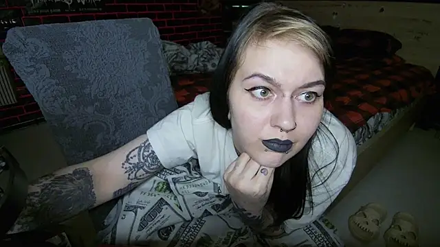MoorderxDoll online show from July 17, 6:13 pm