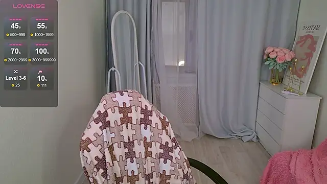 Snapshot of LovelyJessie chatting on November 8, 1:55 pm LovelyJessie online show from November 8, 1:55 pm