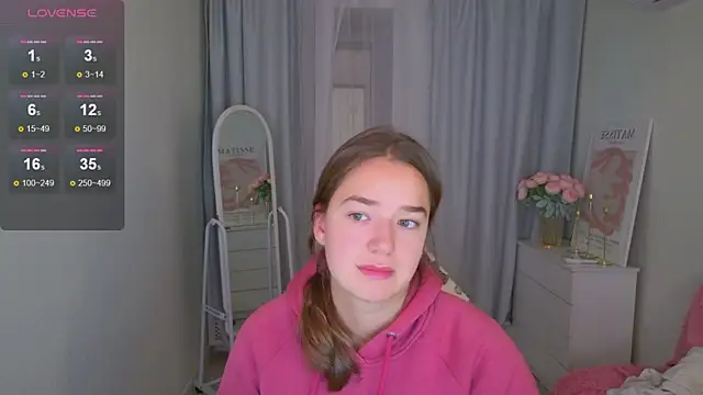 Snapshot of LovelyJessie chatting on November 21, 9:30 am LovelyJessie online show from November 21, 9:30 am