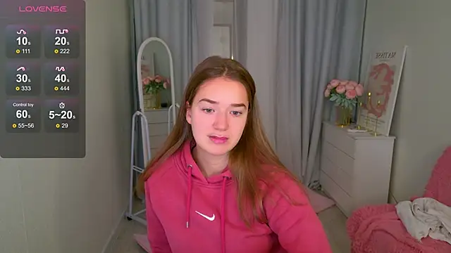 Snapshot of LovelyJessie chatting on November 27, 1:46 pm LovelyJessie online show from November 27, 1:46 pm