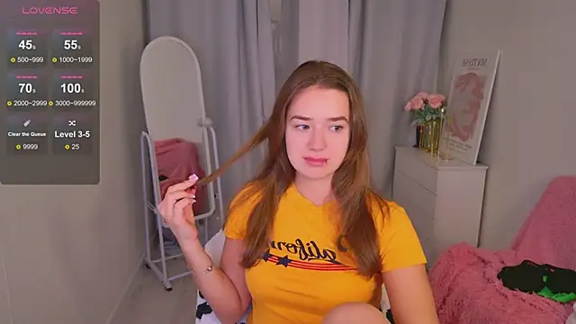 Snapshot of LovelyJessie chatting on January 9, 1:58 pm LovelyJessie online show from January 9, 1:58 pm