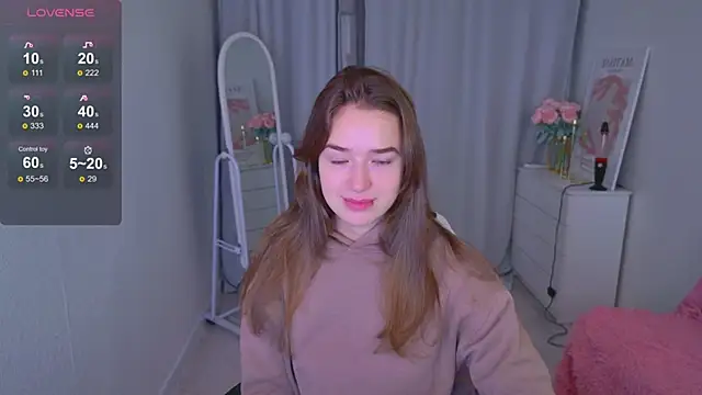 Snapshot of LovelyJessie chatting on January 12, 1:38 pm LovelyJessie online show from January 12, 1:38 pm