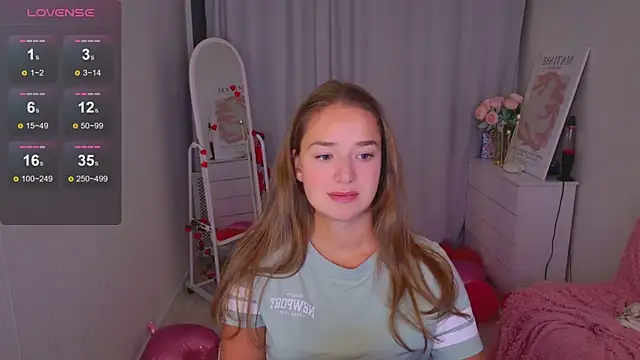 Snapshot of LovelyJessie chatting on February 23, 2:03 pm LovelyJessie online show from February 23, 2:03 pm