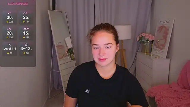 Snapshot of LovelyJessie chatting on May 12, 1:41 pm LovelyJessie online show from May 12, 1:41 pm