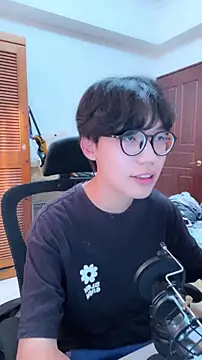 Snapshot of hihi0169 chatting on December 20, 7:04 am hihi0169 online show from December 20, 7:04 am