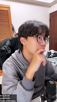 Snapshot of hihi0169 chatting on January 17, 1:49 pm hihi0169 online show from January 17, 1:49 pm