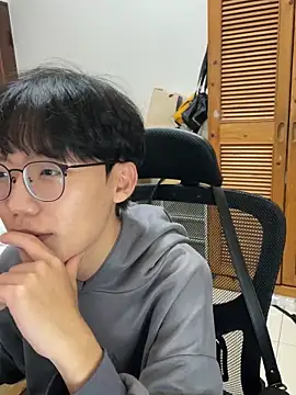 Snapshot of hihi0169 chatting on February 10, 1:37 pm hihi0169 online show from February 10, 1:37 pm