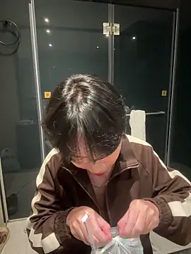 Snapshot of hihi0169 chatting on April 10, 12:10 pm hihi0169 online show from April 10, 12:10 pm