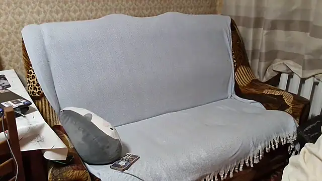 franceska blue online show from January 11, 8:25 pm