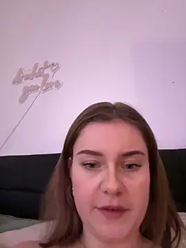 MaribelRiver online show from February 6, 11:15 pm