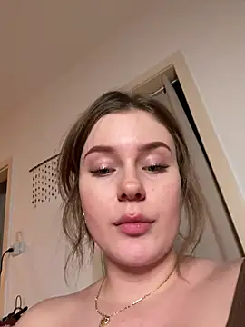 MaribelRiver online show from February 9, 1:11 am