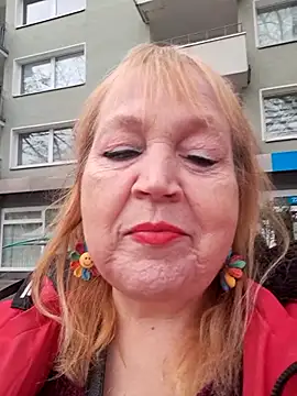 Blasflittchen online show from April 12, 5:51 pm