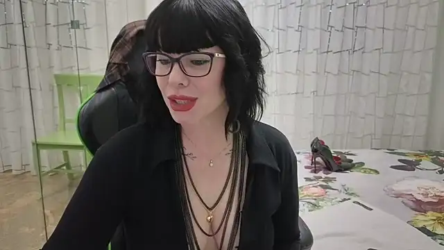   Nina online show from March 3, 1:06 pm